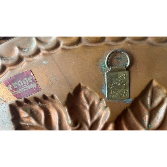 Vintage Peerage Brass Plate Wall Hanging Made in England 14” Embossed Repoussé - Picture 6 of 7